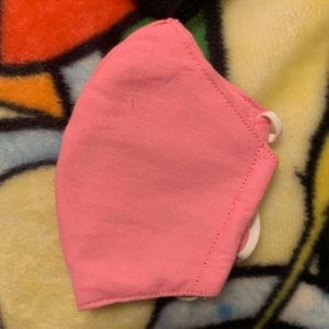 Face mask with filter in it